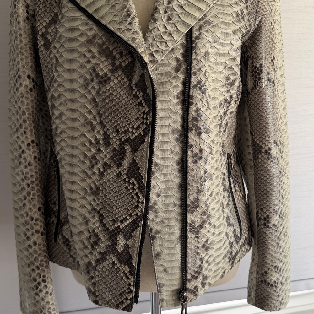Women's python biker jacket - Picture 9 of 12